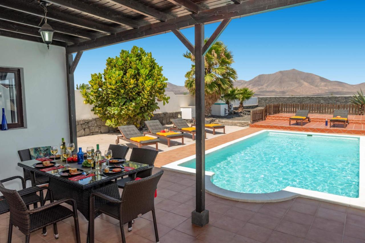 Villa Chinamar By Villa Plus Playa Blanca  Exteriör bild